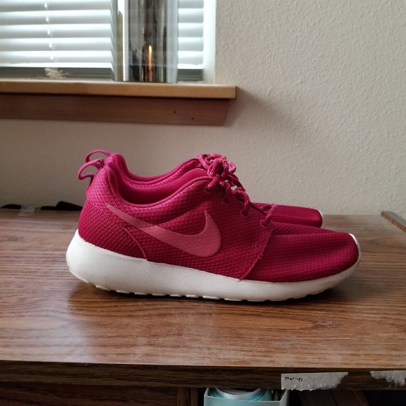 Nike Womens Dark Fireberry/Pink - Picture 2 of 4
